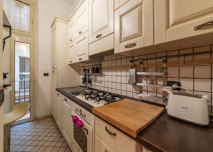 Guesthost - Termini Live Laugh&love Rome